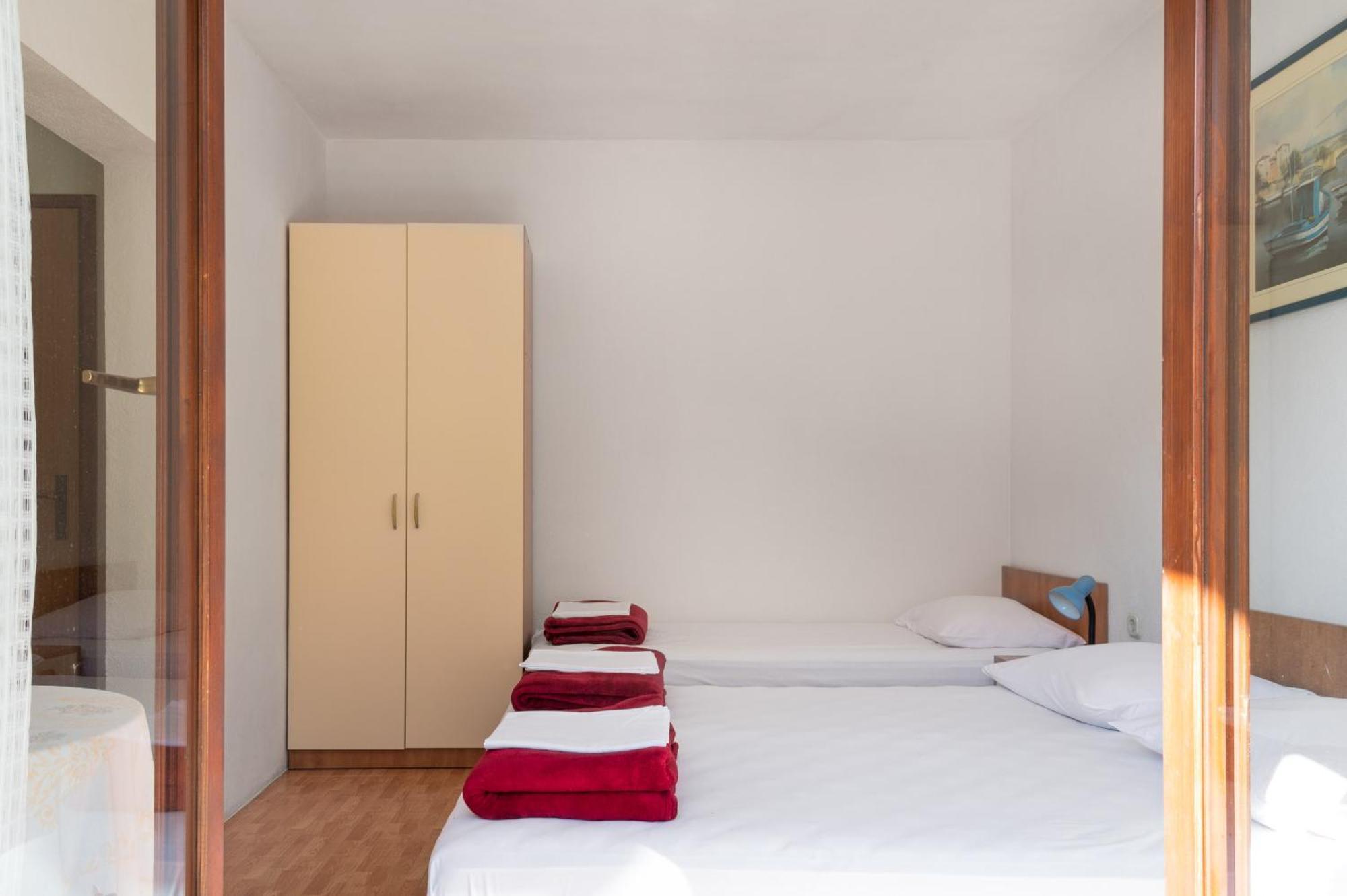Niko Apartments Drvenik  Phòng bức ảnh